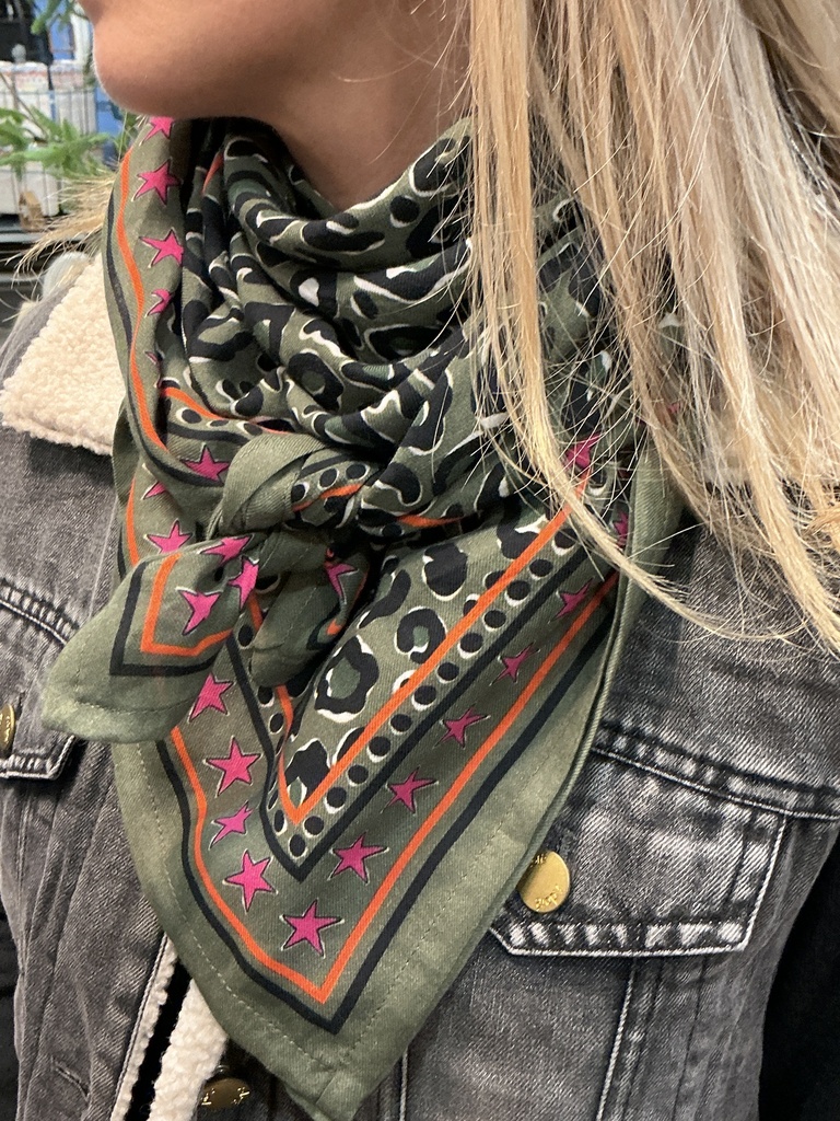 Foulard léopard kaki by Mélanie 