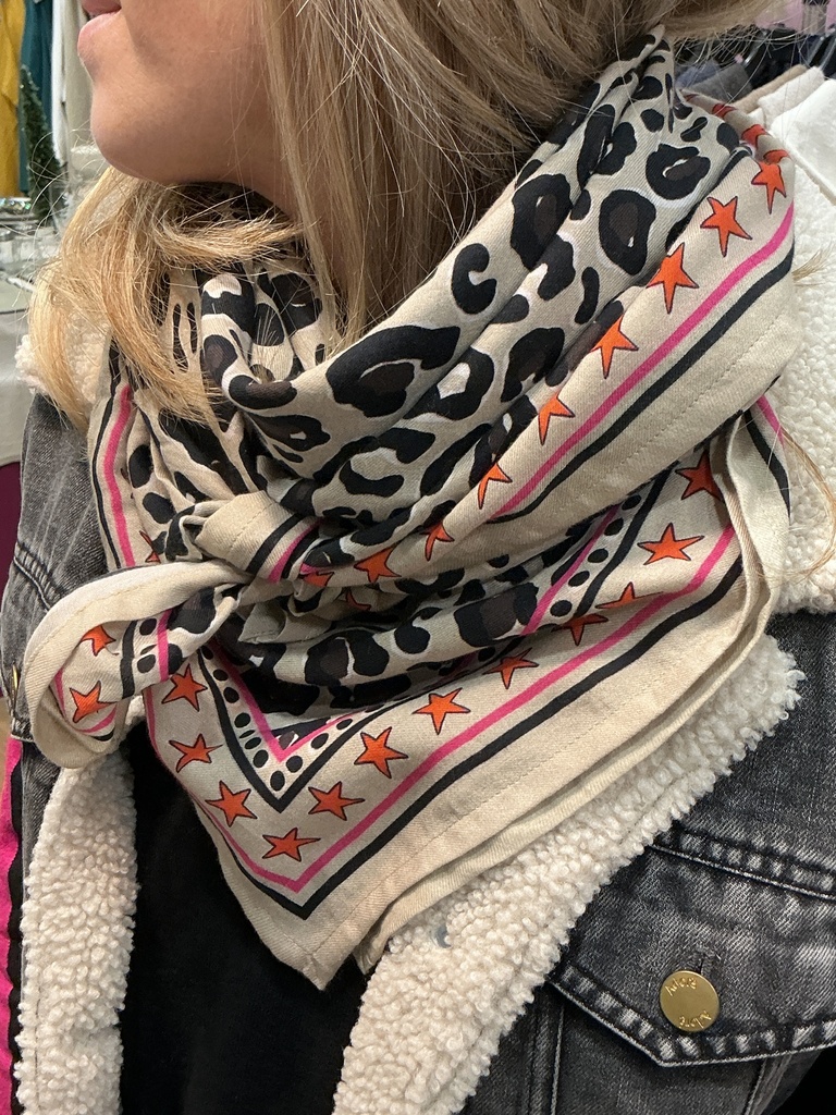 Foulard léopard beige by Mélanie 