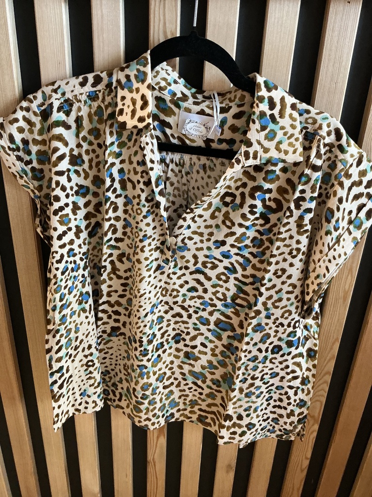 Blouse léopard beige et turquoise