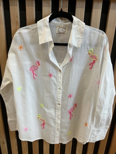 Chemise blanche broderie flamands roses 