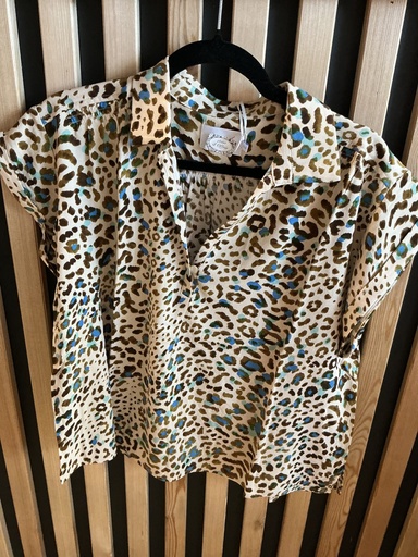 Blouse léopard beige et turquoise