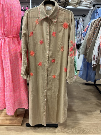 Robe chemise camel broderies orange 